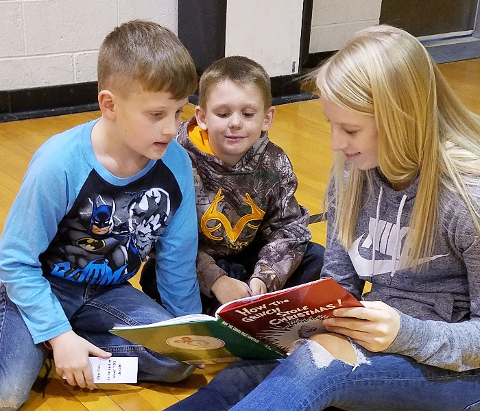 Sperry Public Schools Cat in the Hat Visits Sperry Elementary During